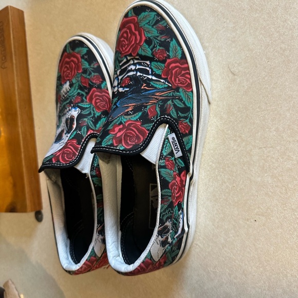 Vans Black and Red Floral and Skull Pattern Shoes - Picture 3 of 8